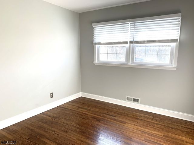 9 Harrison Ct, Summit City, NJ 07901