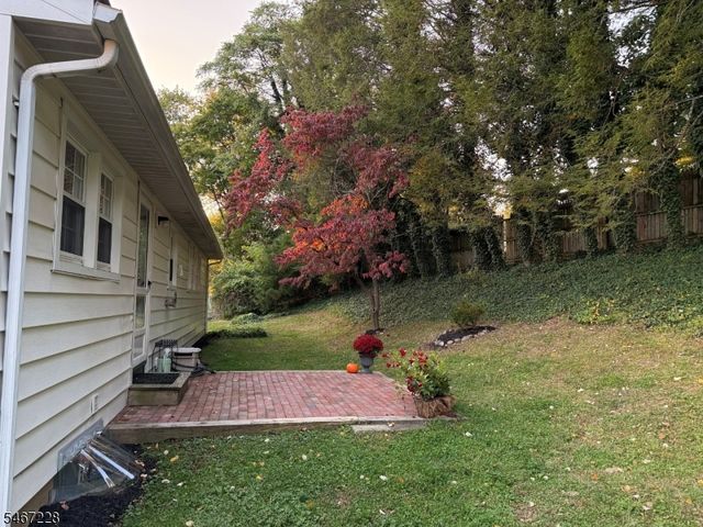 9 Harrison Ct, Summit City, NJ 07901