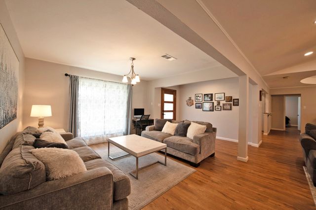 828 Norton Circle, Mesquite, TX 75149