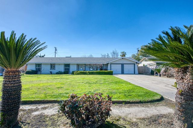 2511 18th Avenue, Kingsburg, CA 93631
