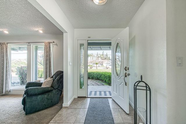 2511 18th Avenue, Kingsburg, CA 93631