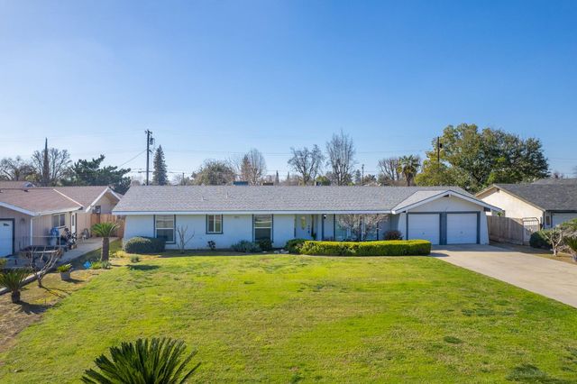 2511 18th Avenue, Kingsburg, CA 93631