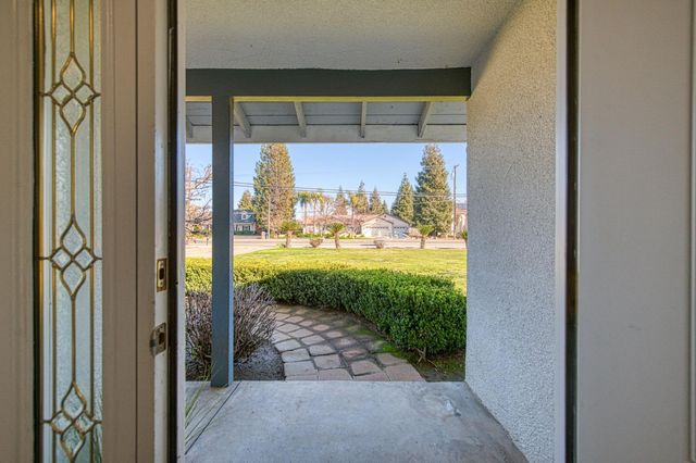 2511 18th Avenue, Kingsburg, CA 93631