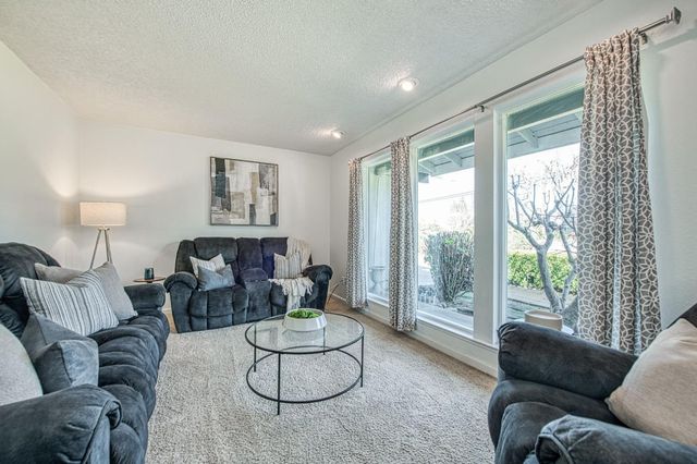 2511 18th Avenue, Kingsburg, CA 93631