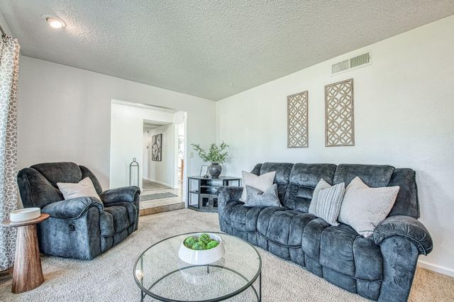 2511 18th Avenue, Kingsburg, CA 93631