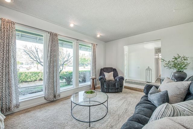 2511 18th Avenue, Kingsburg, CA 93631