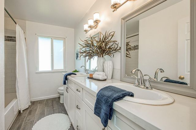 2511 18th Avenue, Kingsburg, CA 93631