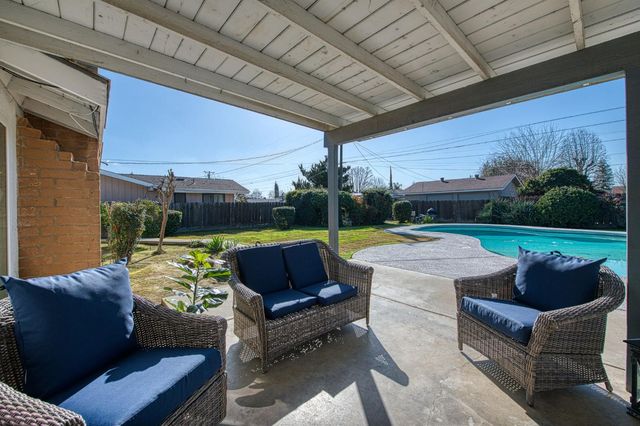 2511 18th Avenue, Kingsburg, CA 93631