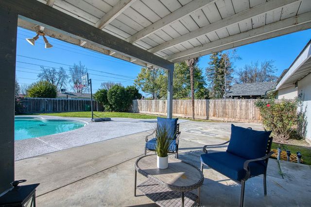 2511 18th Avenue, Kingsburg, CA 93631