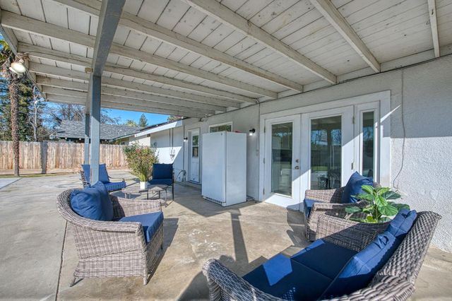 2511 18th Avenue, Kingsburg, CA 93631