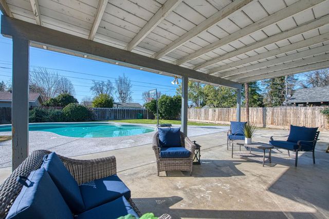 2511 18th Avenue, Kingsburg, CA 93631