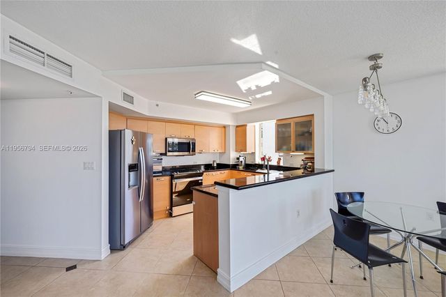 2001 N Ocean Blvd 1002, Fort Lauderdale, FL 33305