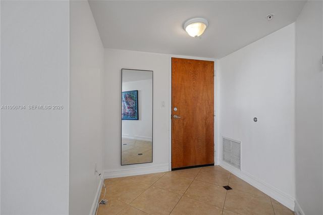 2001 N Ocean Blvd 1002, Fort Lauderdale, FL 33305