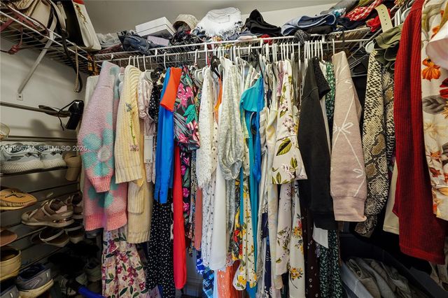 2001 N Ocean Blvd 1002, Fort Lauderdale, FL 33305