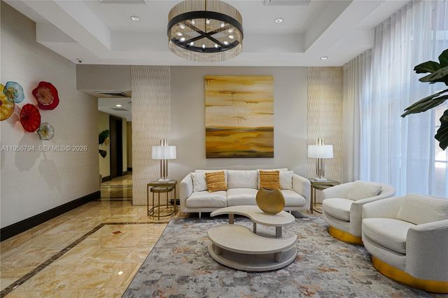 2001 N Ocean Blvd 1002, Fort Lauderdale, FL 33305