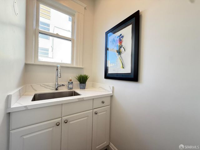 39 Moss Street, San Francisco, CA 94103