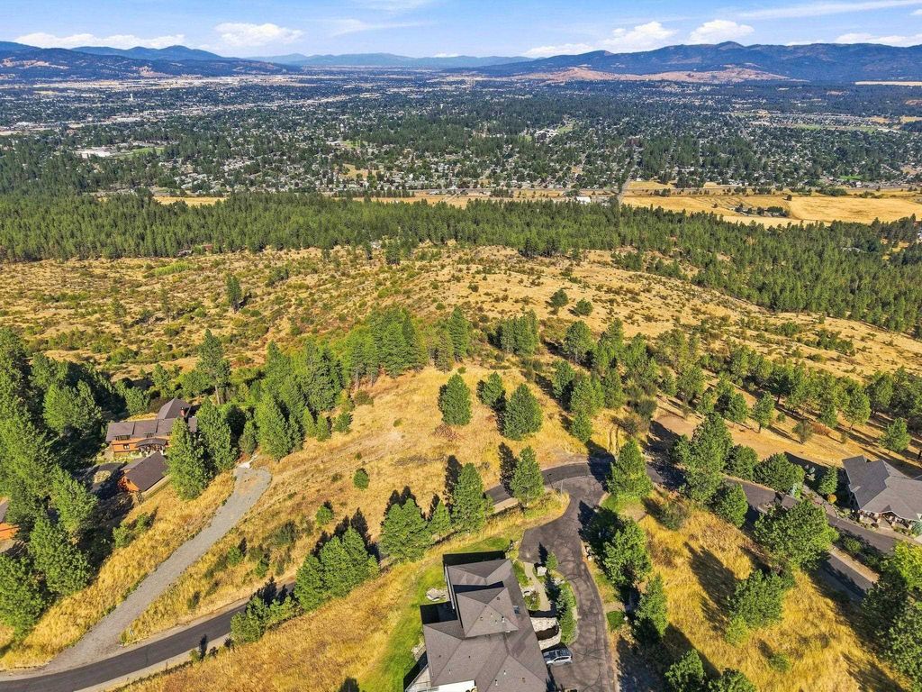 2827 S Park Ln, Spokane, WA 99212 photo 2