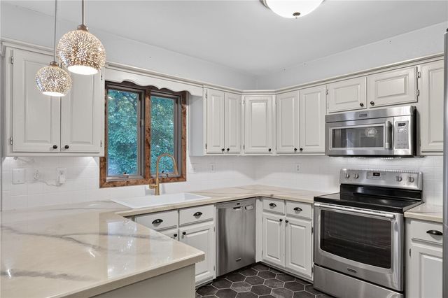 4 Brecknock Drive, Bella Vista, AR 72714