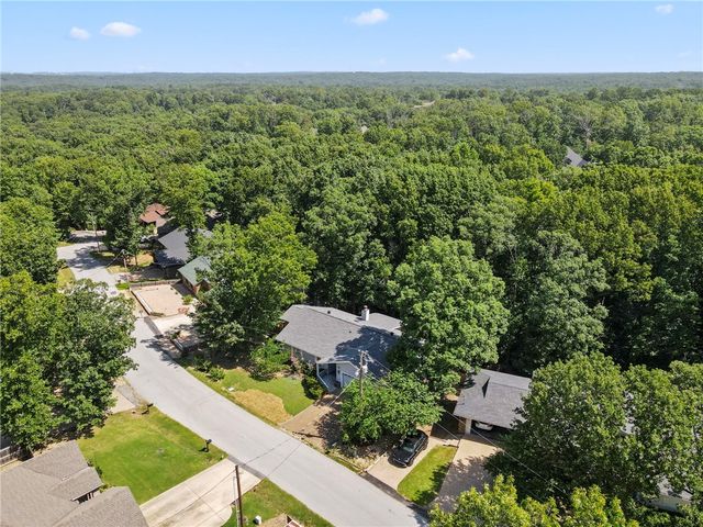 4 Brecknock Drive, Bella Vista, AR 72714
