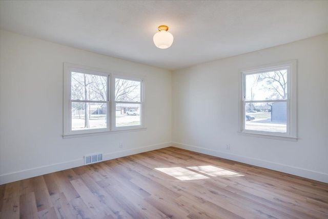 2643 N Meridian Ave, Wichita, KS 67204