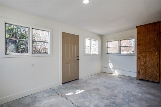 2643 N Meridian Ave, Wichita, KS 67204