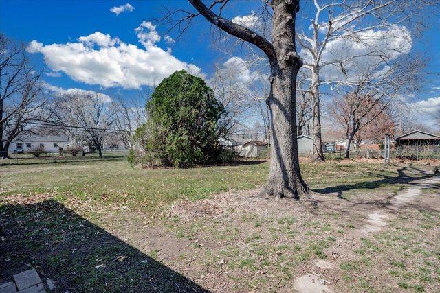 2643 N Meridian Ave, Wichita, KS 67204