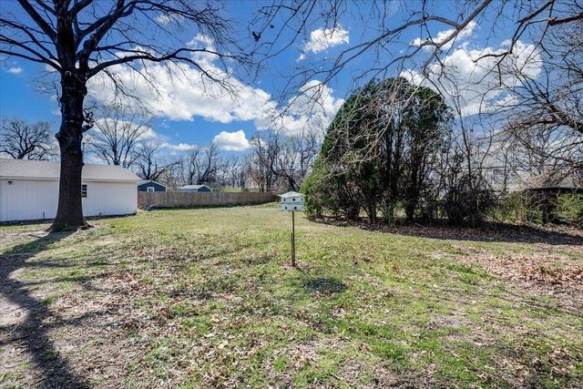 2643 N Meridian Ave, Wichita, KS 67204