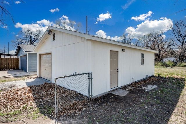 2643 N Meridian Ave, Wichita, KS 67204