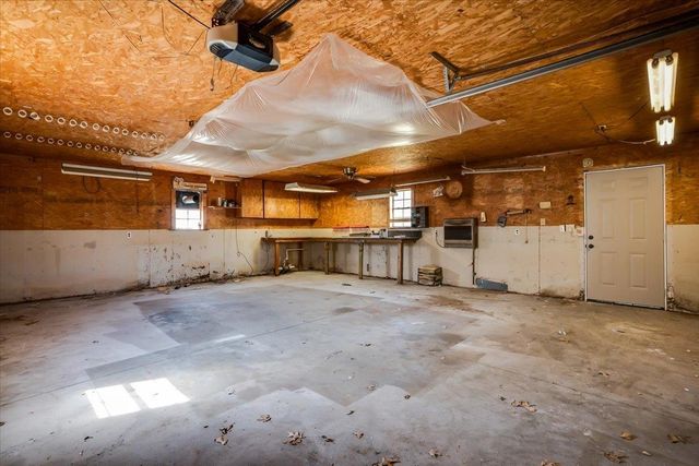 2643 N Meridian Ave, Wichita, KS 67204