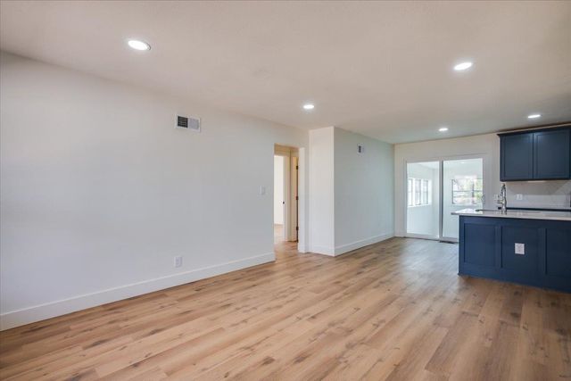 2643 N Meridian Ave, Wichita, KS 67204