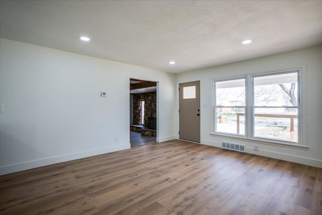 2643 N Meridian Ave, Wichita, KS 67204