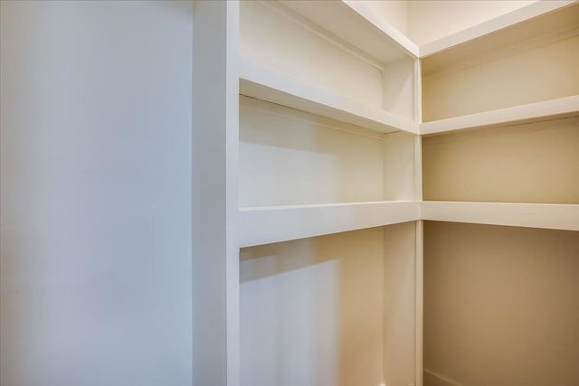 2643 N Meridian Ave, Wichita, KS 67204