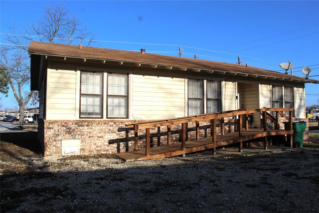210 W Frey Street, Stephenville, TX 76401