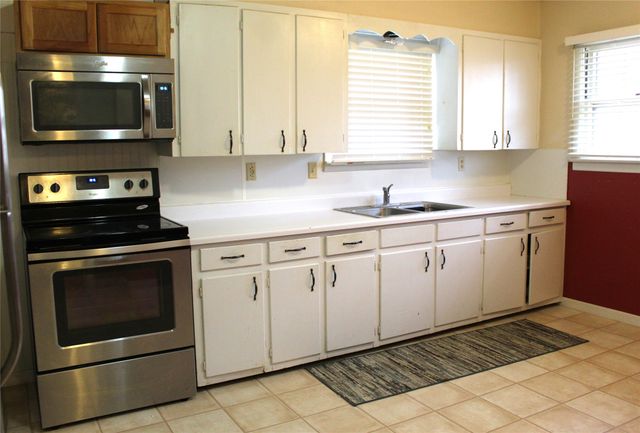 210 W Frey Street, Stephenville, TX 76401