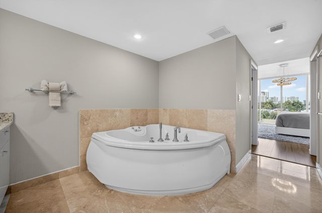 45 Hendricks Isle 403, Fort Lauderdale, FL 33301