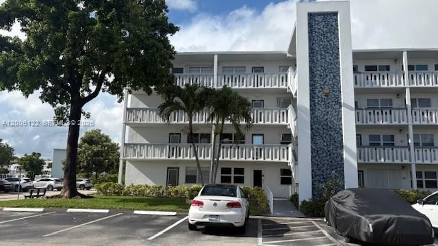 1044 Harwood D D, Deerfield Beach, FL 33442