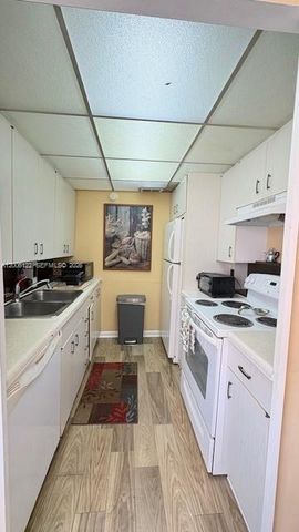 1044 Harwood D D, Deerfield Beach, FL 33442