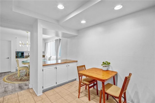 15335 Magnolia 215, Sherman Oaks, CA 91403