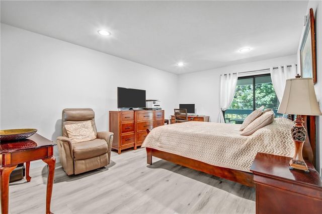 15335 Magnolia 215, Sherman Oaks, CA 91403