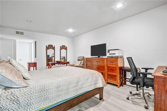 15335 Magnolia 215, Sherman Oaks, CA 91403