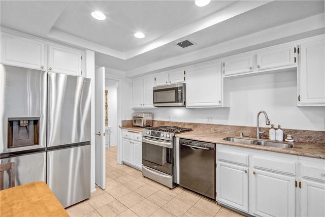 15335 Magnolia 215, Sherman Oaks, CA 91403