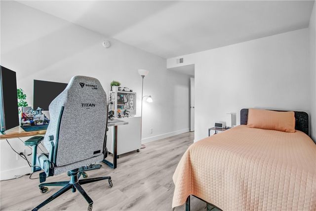 15335 Magnolia 215, Sherman Oaks, CA 91403