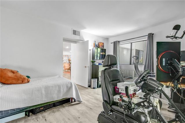 15335 Magnolia 215, Sherman Oaks, CA 91403