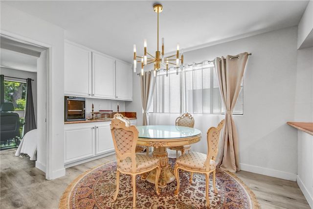 15335 Magnolia 215, Sherman Oaks, CA 91403