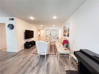 15335 Magnolia 215, Sherman Oaks, CA 91403