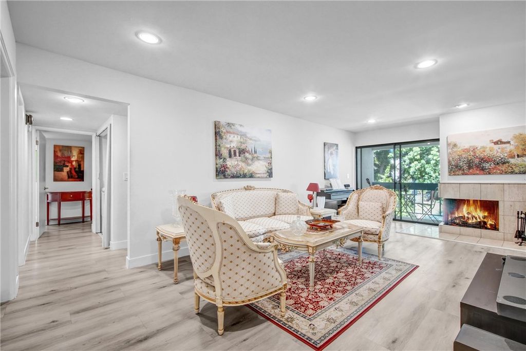 15335 Magnolia 215, Sherman Oaks, CA 91403