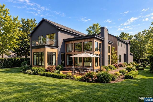 16 John Street, Demarest, NJ 07627