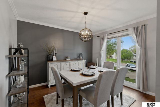 815 Juniper Circle, Papillion, NE 68046