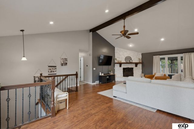 815 Juniper Circle, Papillion, NE 68046