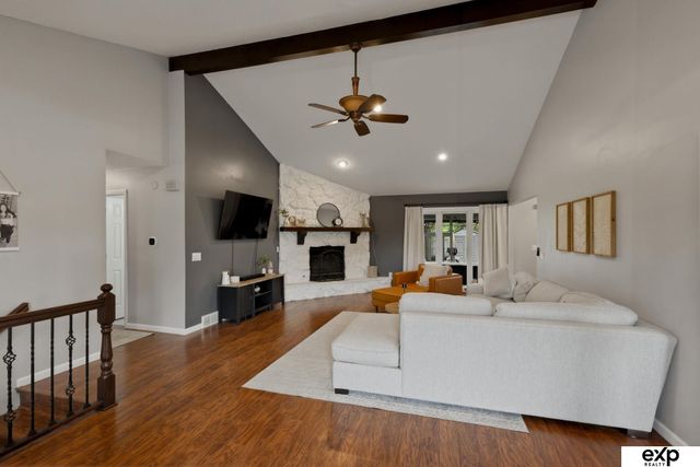 815 Juniper Circle, Papillion, NE 68046